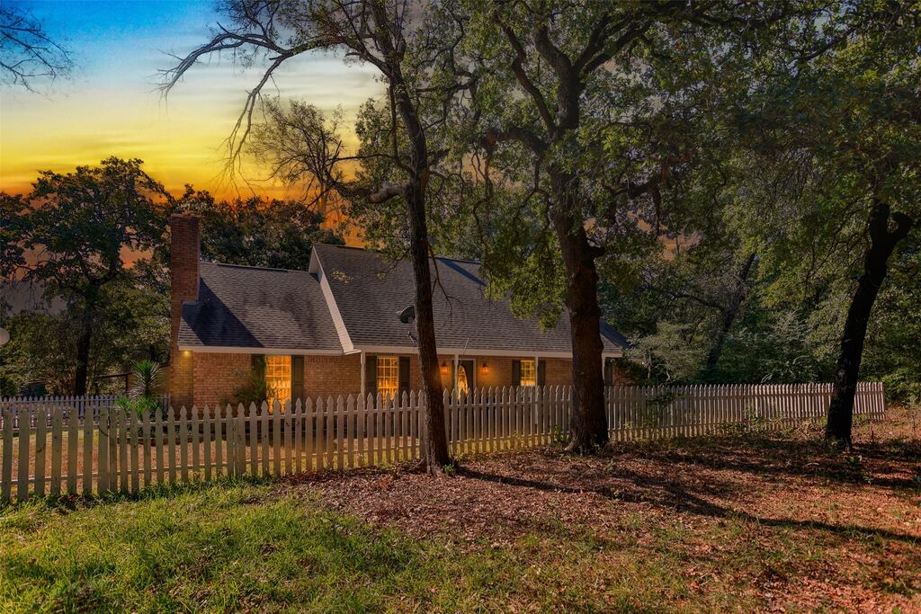 864 County Road 2114, Gainesville, TX 76240 — photo 1