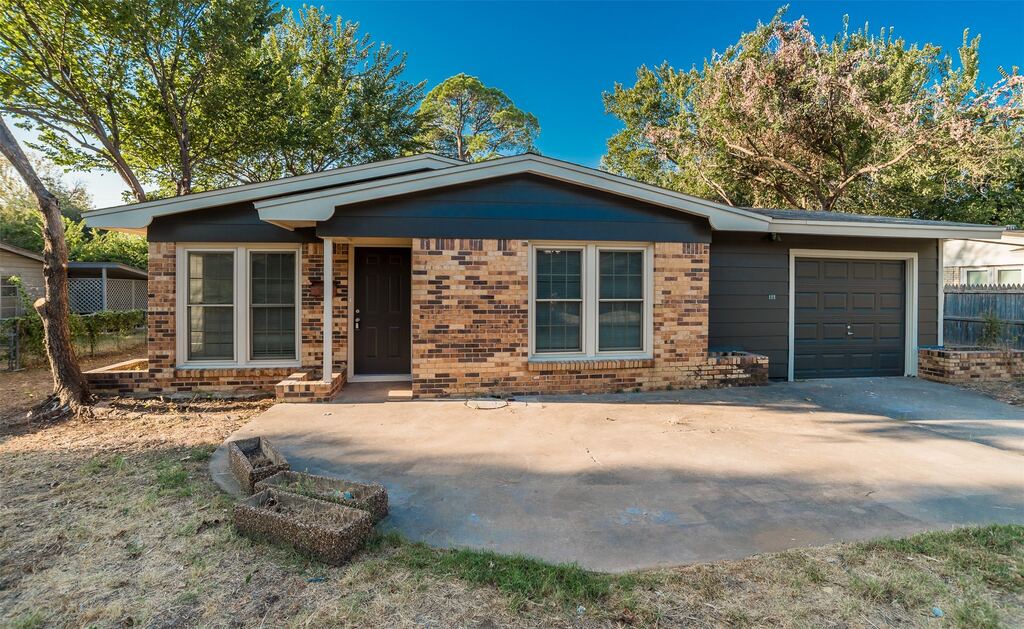 6216 Windermere Place, Fort Worth, TX 76112 — photo 1
