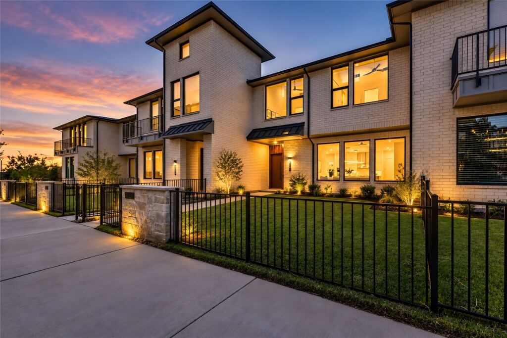 4254 Stratus Way