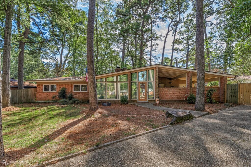 1057 Edgefield Drive