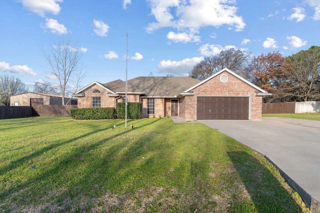 2013 Wood Trail, Azle, TX 76020 — photo 1