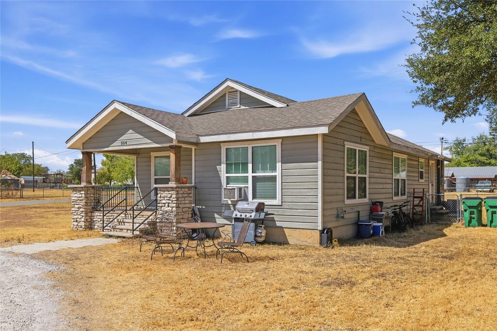 504 Hawk, Dublin, TX 76446 — photo 1