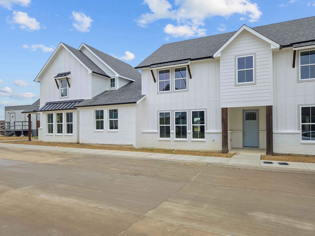 9700 Thorncrown Lane, Fort Worth, TX 76179 — photo 1