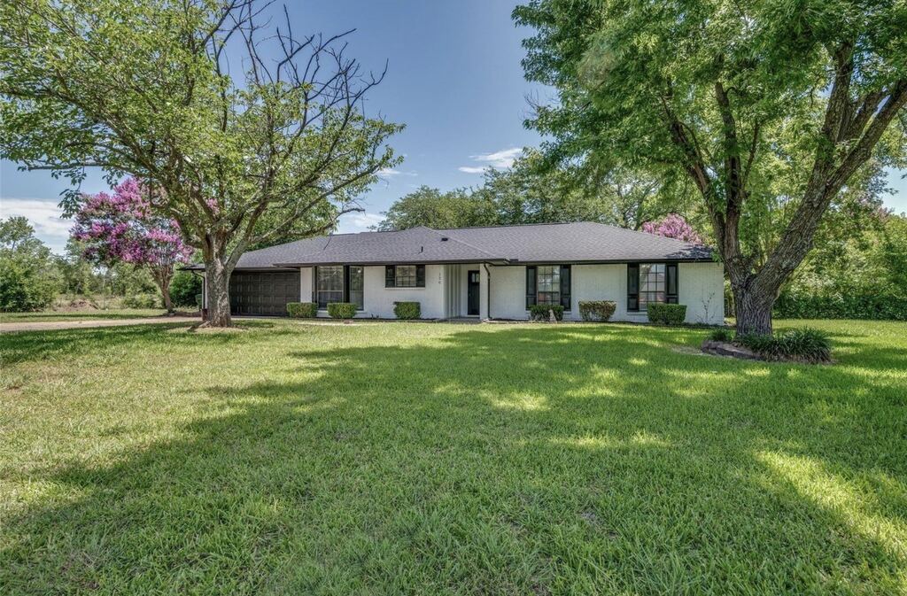 120 Sunrise Court, Palmer, TX 75152 — photo 1