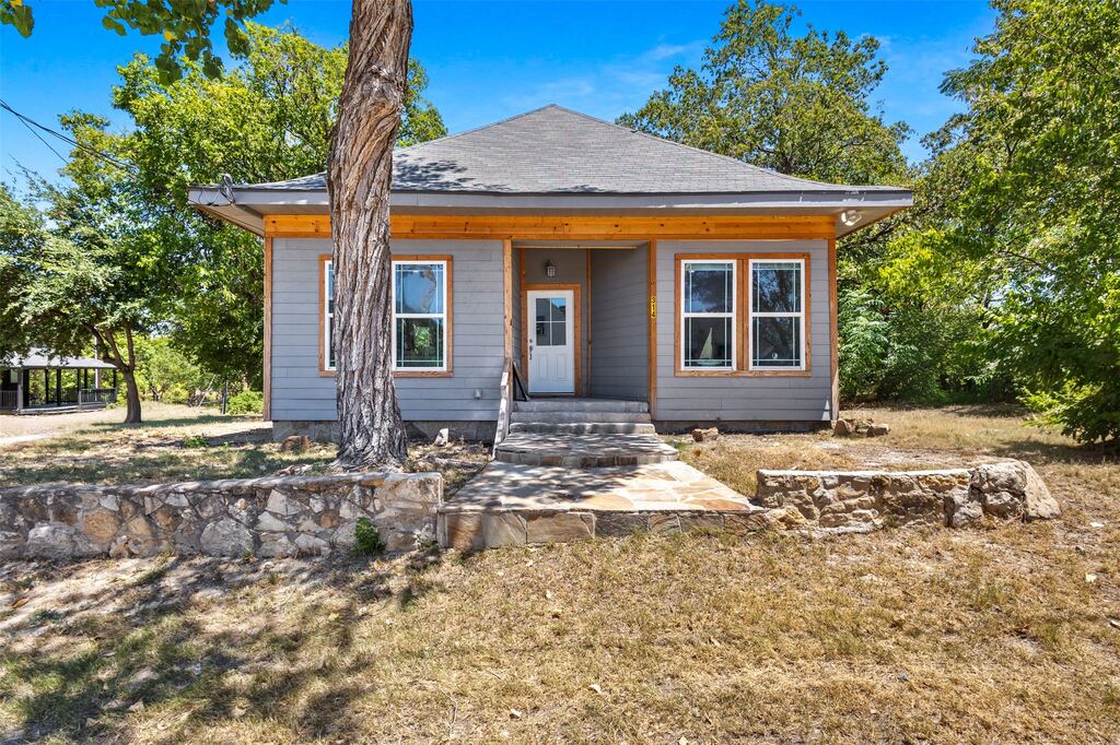 314 N Harding Street, Fort Worth, TX 76102 — photo 1