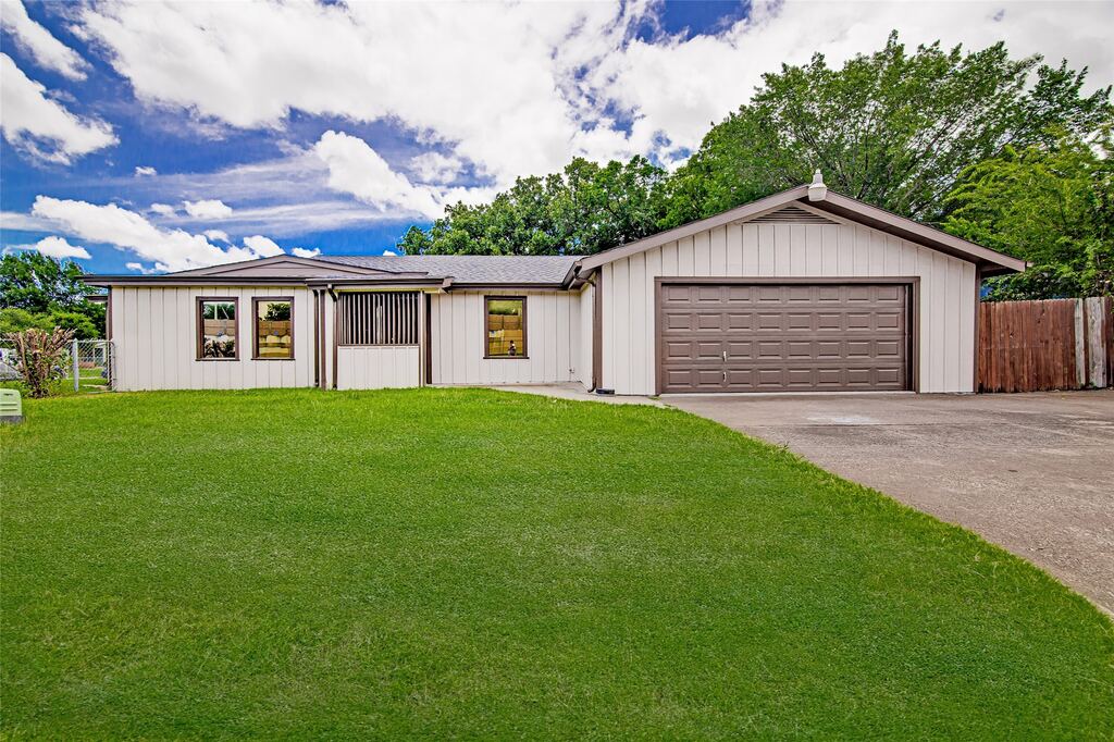 5700 Lenore Street, Fort Worth, TX 76134 — photo 1