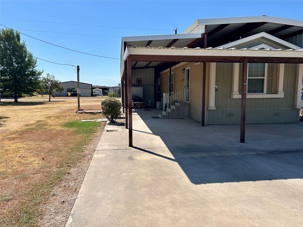 166 Holiday Rambler Drive, Whitney, TX 76692 — photo 1