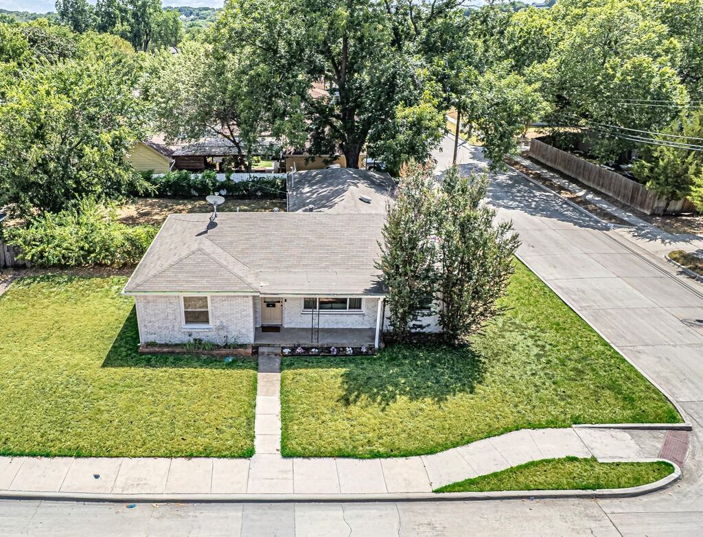 5761 Tracyne Drive, Westworth Village, TX 76114 — photo 1