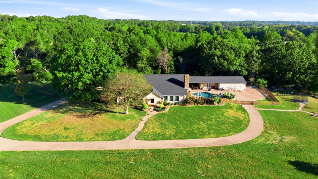 1001 Rolling Drive, Athens, TX 75751 — photo 1