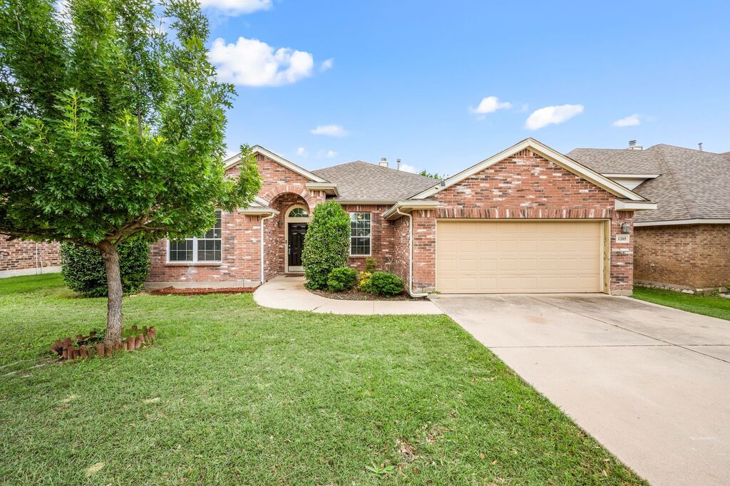 1205 Hickory Bend Lane, Fort Worth, TX 76108 — photo 1