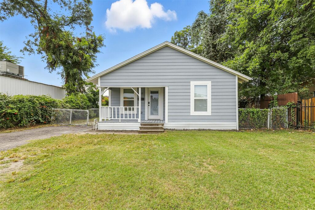 3212 Galvez Avenue, Fort Worth, TX 76111 — photo 1