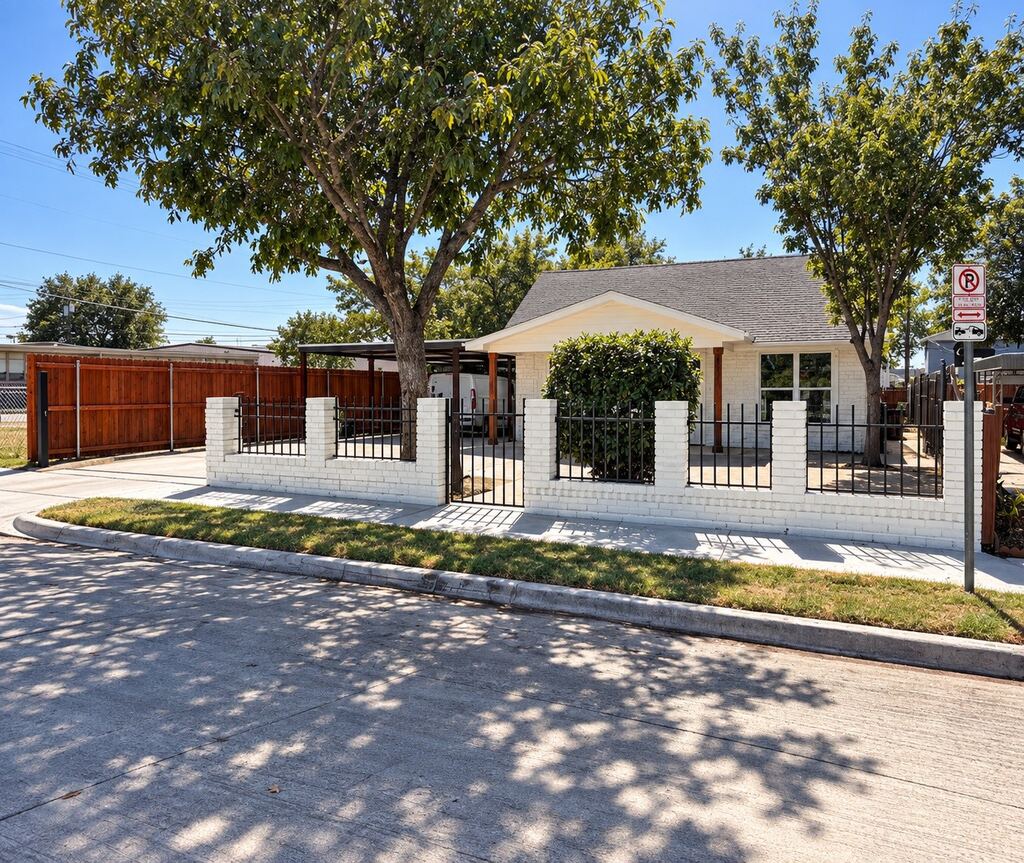 2940 Livingston Avenue, Fort Worth, TX 76110 — photo 1