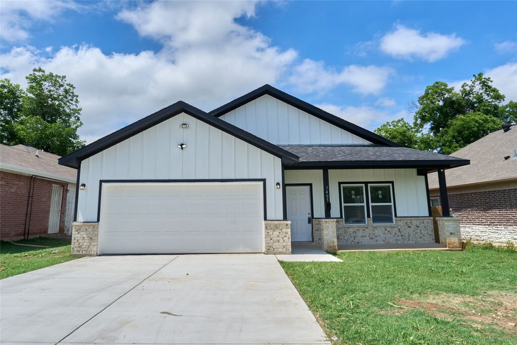 1405 E Maddox Avenue, Fort Worth, TX 76104 — photo 1