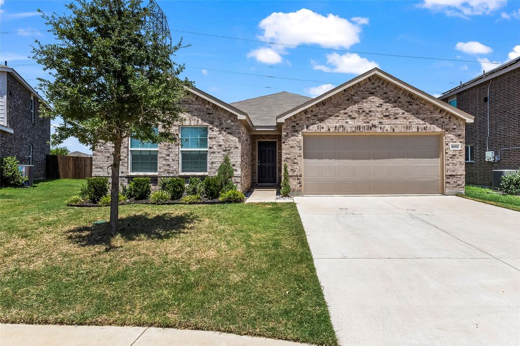 4652 Benham Drive, Fort Worth, TX 76036 — photo 1