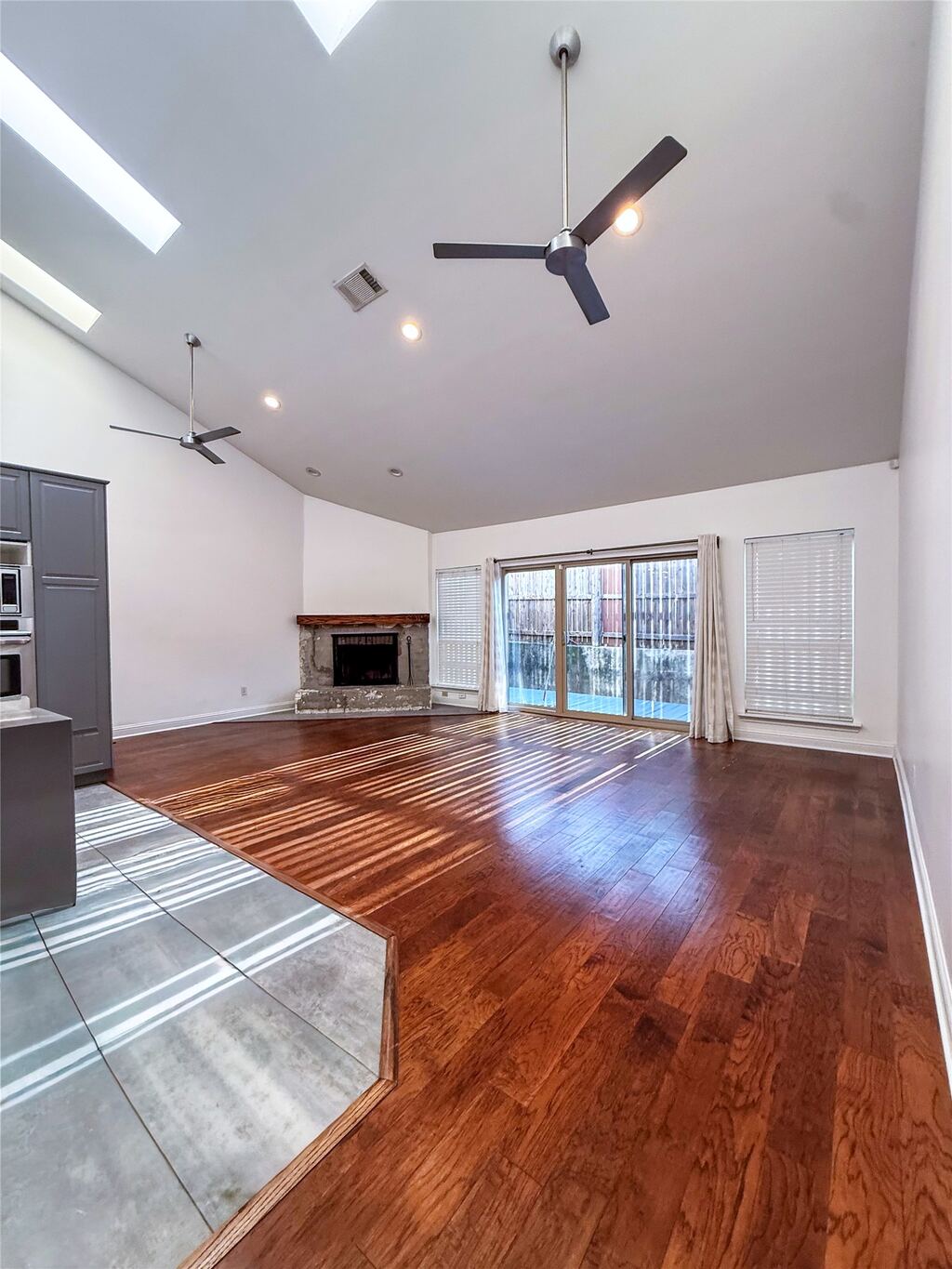 7450 Holly Hill Drive 103, Dallas, TX 75231 — photo 1