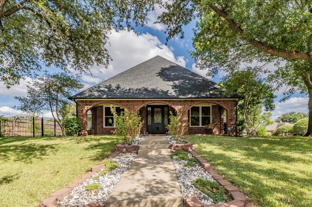 1800 Trail Lake Drive, Euless, TX 76039 — photo 1