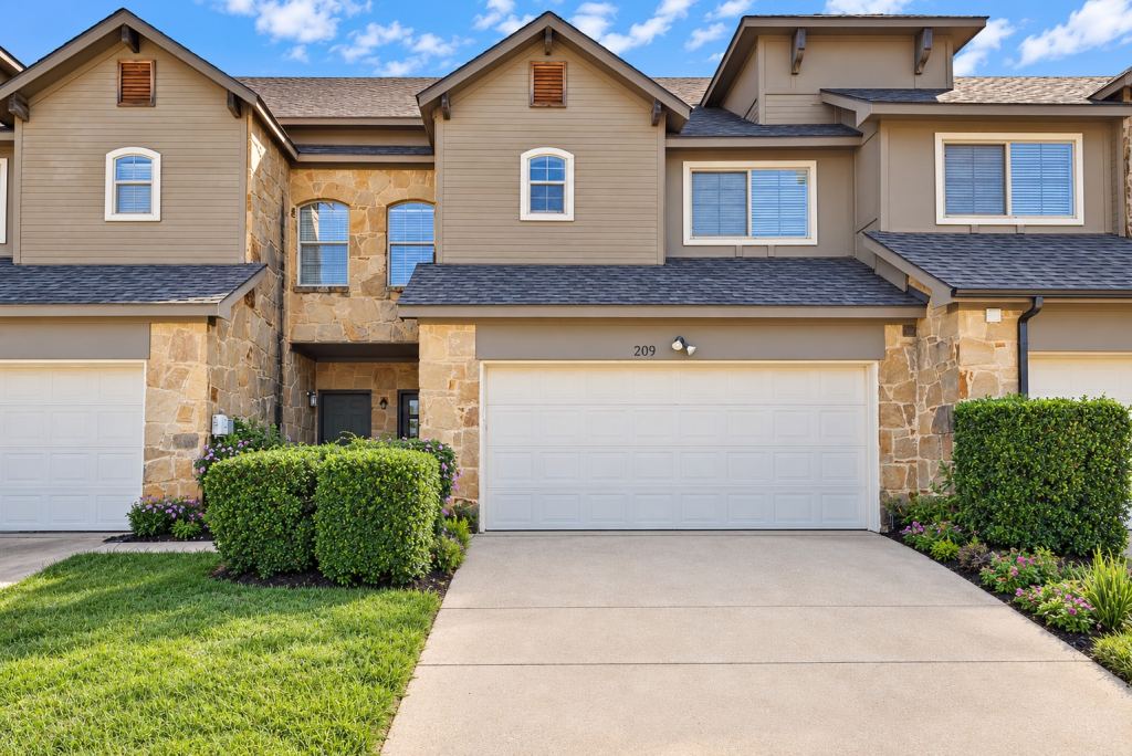 209 Wooded Glen Court