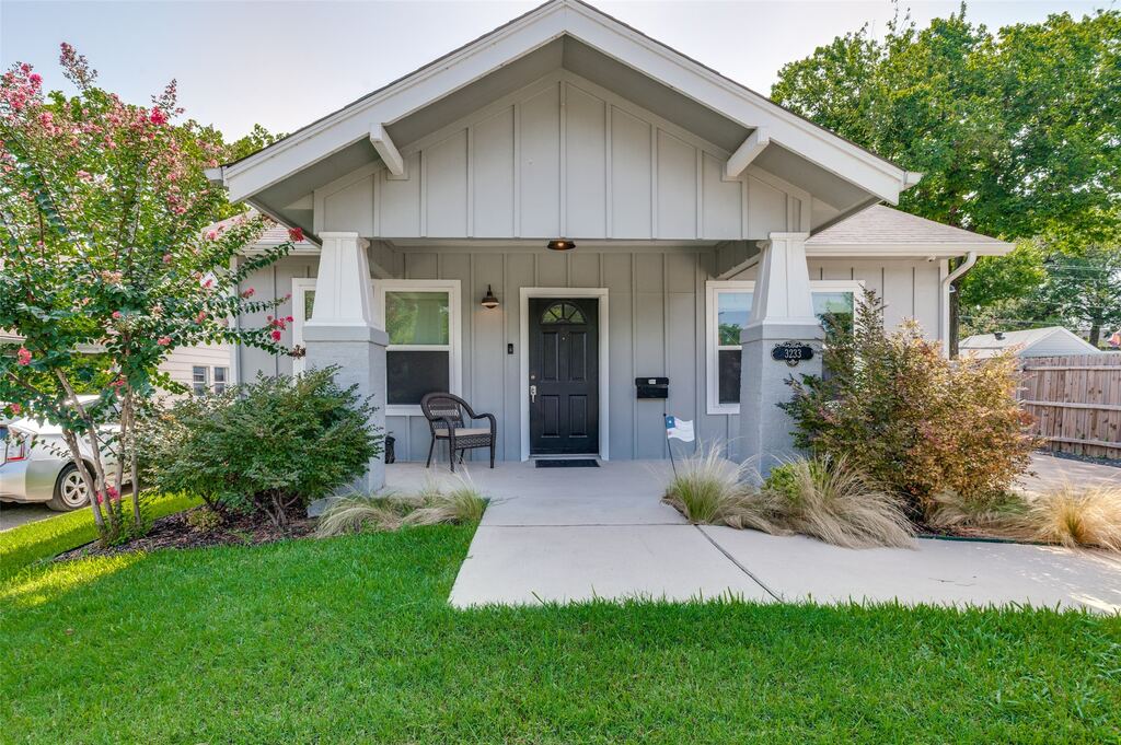 3233 Lubbock Avenue, Fort Worth, TX 76109 — photo 1