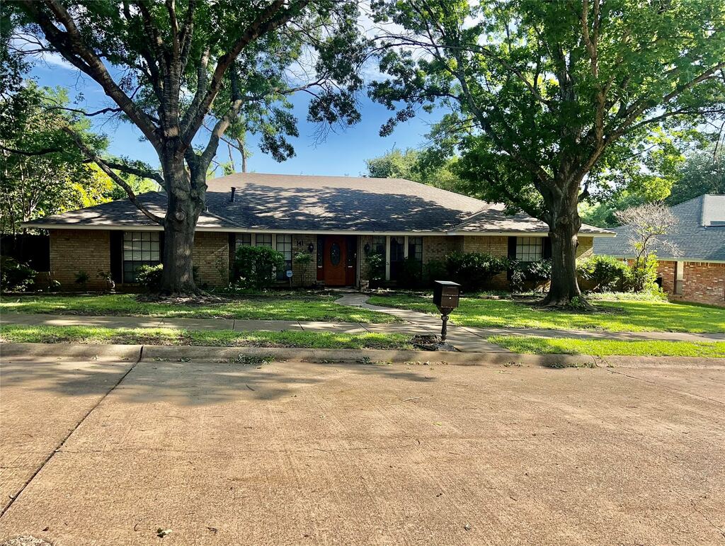 141 Palmer Circle, Lancaster, TX 75146 — photo 1