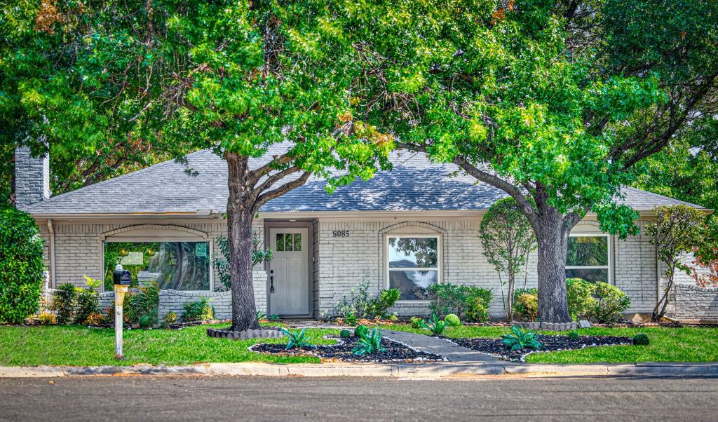 8085 Dove Cove