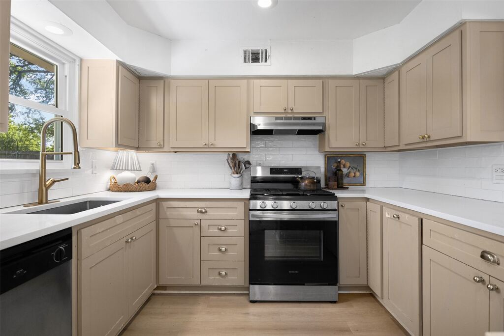 11367 Lippitt Avenue, Dallas, TX 75218 — photo 1