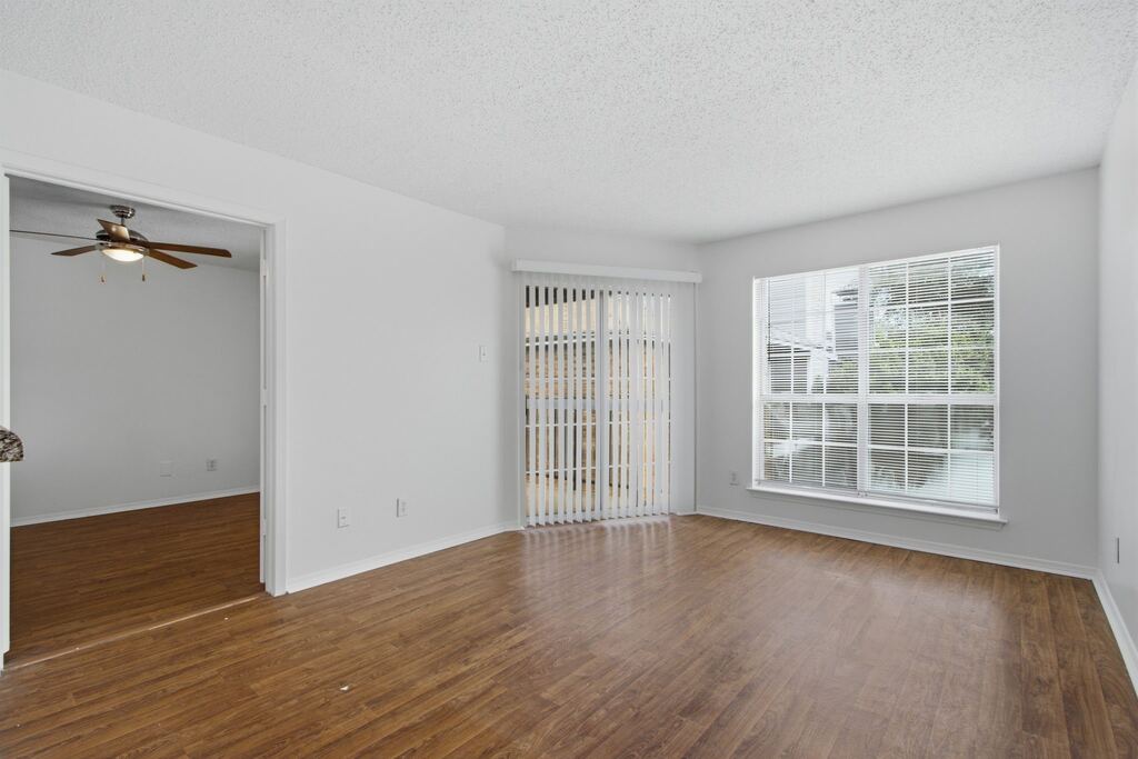 18333 Roehampton Drive 1323, Dallas, TX 75252 — photo 1