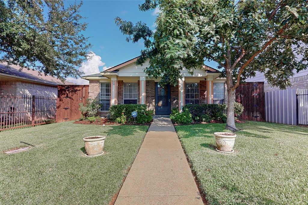 2336 Summit Lane, Dallas, TX 75227 — photo 1