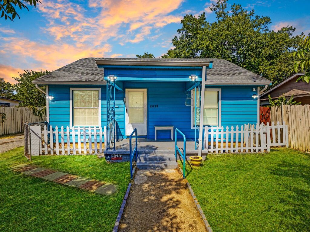 2618 NW 23rd Street, Fort Worth, TX 76106 — photo 1