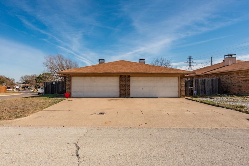 6435 Brookhaven Trail, Fort Worth, TX 76133 — photo 1