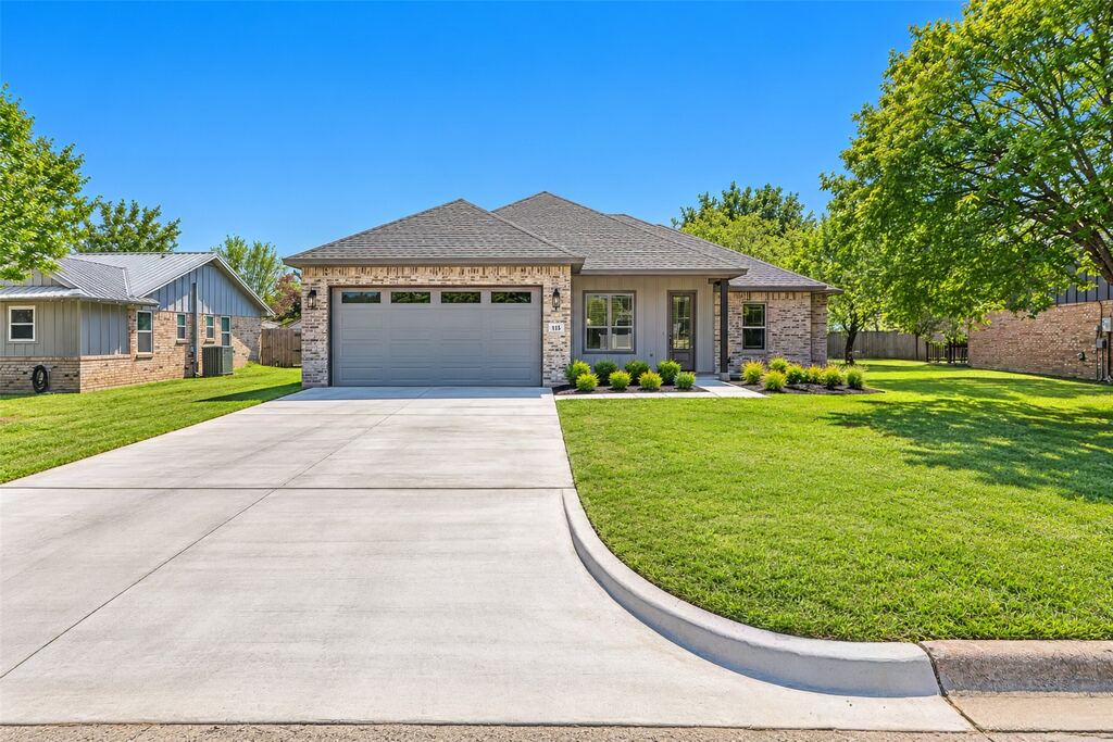 115 Wheeler Street, Glen Rose, TX 76043 — photo 1