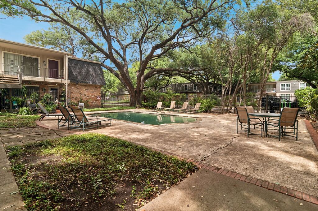 5311 Fleetwood Oaks Avenue 163, Dallas, TX 75235 — photo 1