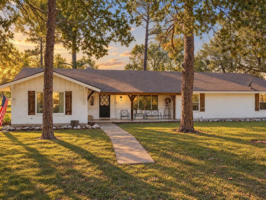 4800 Oak Grove Road, Ennis, TX 75119 — photo 1