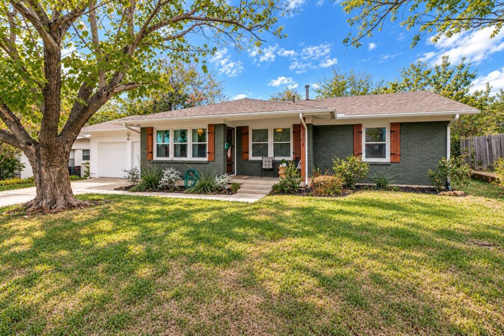 3304 Leith Avenue, Fort Worth, TX 76133 — photo 1