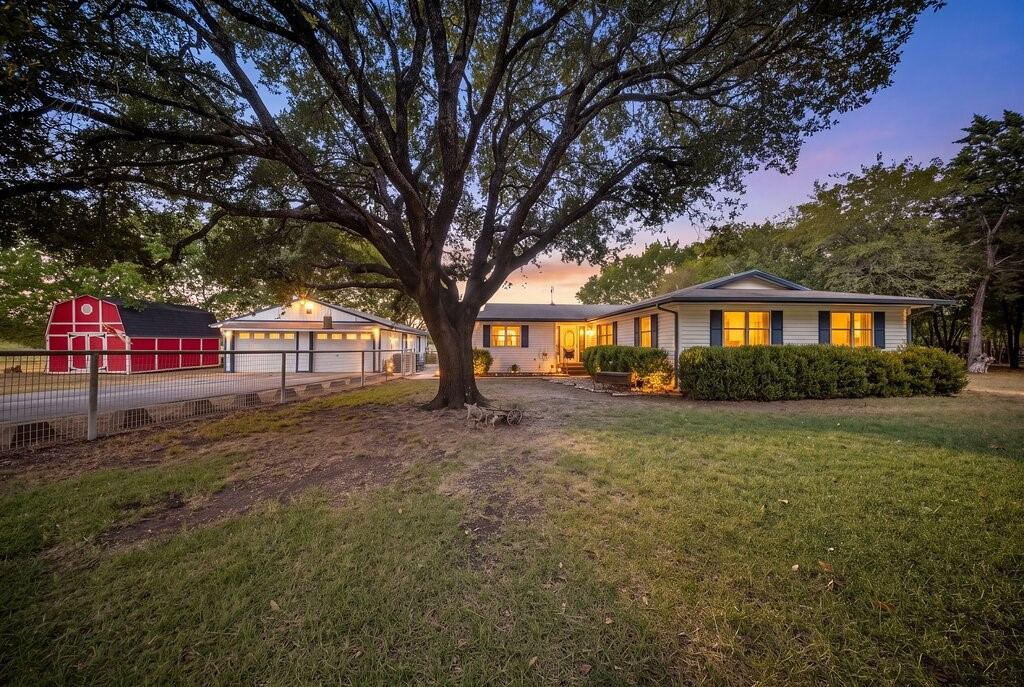 303 Pump House Road, Ennis, TX 75119 — photo 1