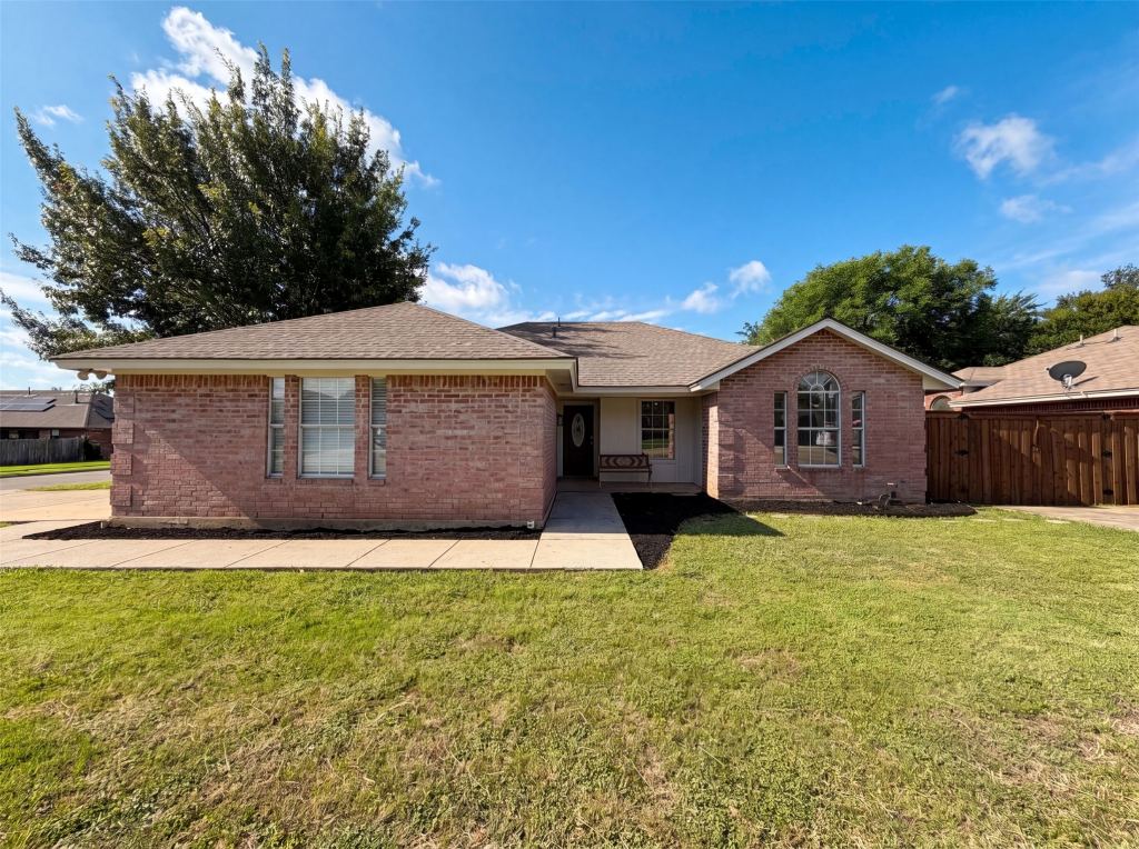 309 Marshall Creek Road, Roanoke, TX 76262 — photo 1