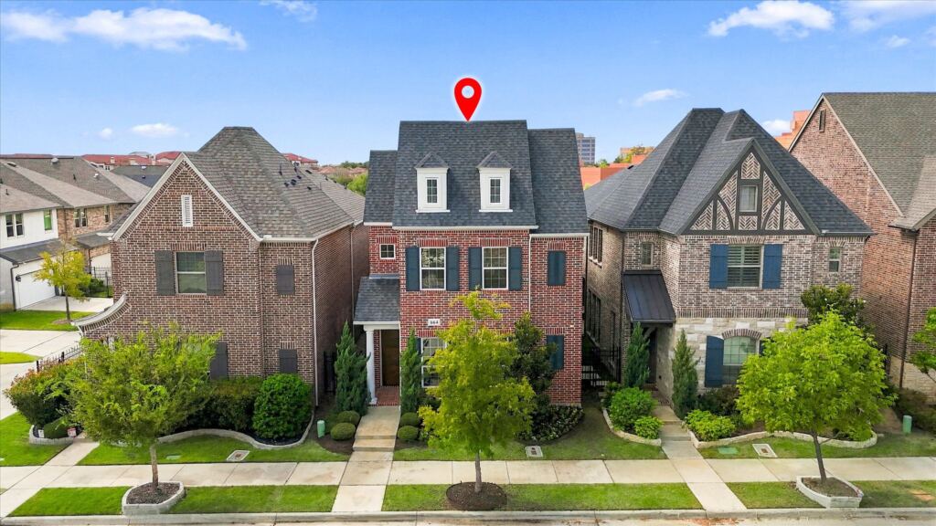 564 Courtyard Lane