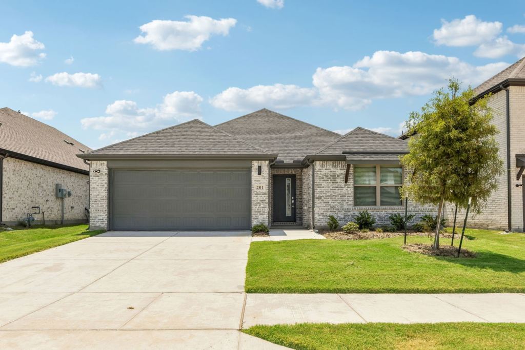 6657 Valley Lake Lane, Fort Worth, TX 76036 — photo 1