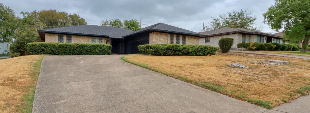 327 Penguin Drive, Dallas, TX 75241 — photo 1