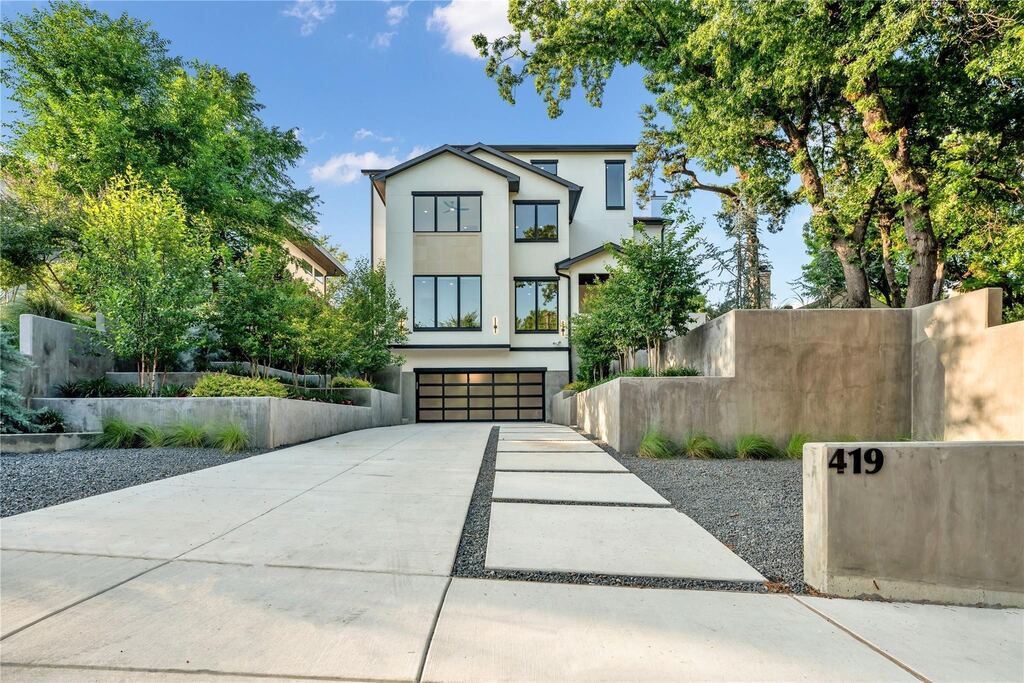 419 W Colorado Boulevard, Dallas, TX 75208 — photo 1