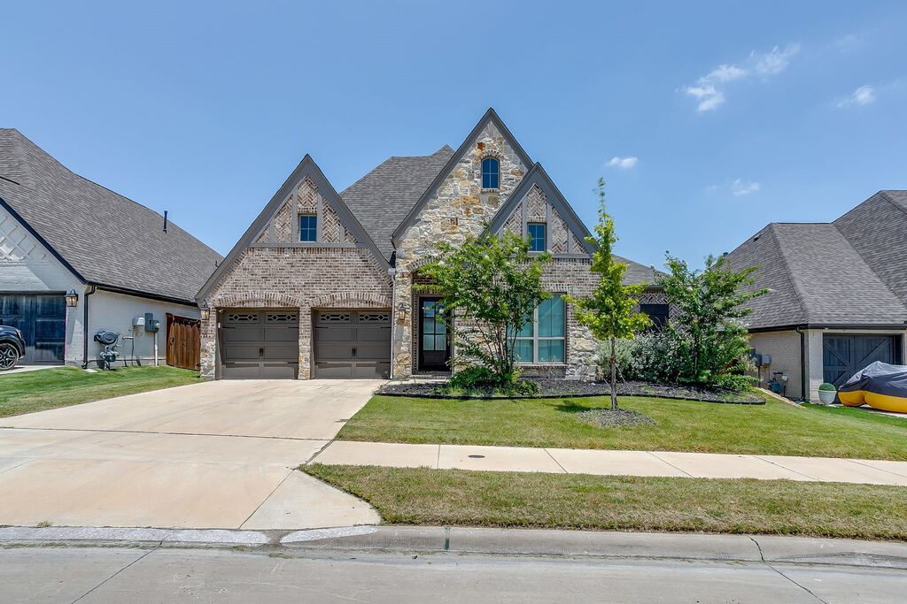5729 Lake Jackson Drive, Fort Worth, TX 76126 — photo 1