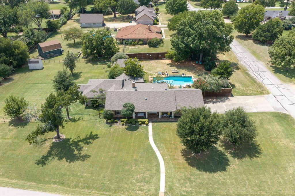 301 Meadow Knoll Drive, Double Oak, TX 75077 — photo 1