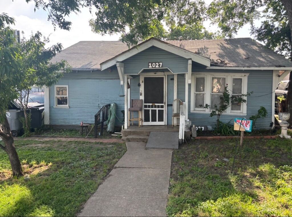1027 Hollywood Avenue, Dallas, TX 75208 — photo 1