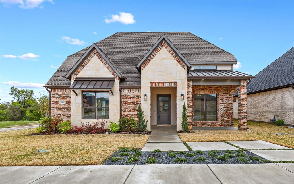 1657 Ethan Circle