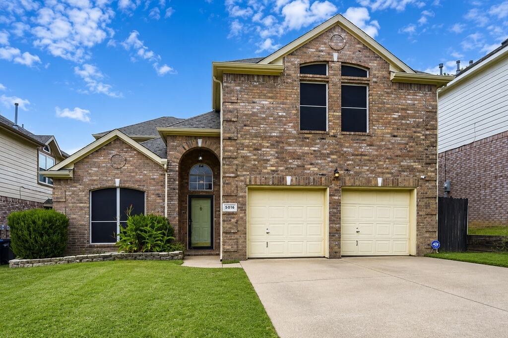 5016 Coral Creek Drive, Fort Worth, TX 76135 — photo 1