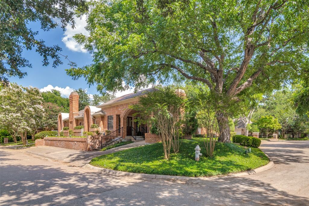 16028 Chalfont Place, Dallas, TX 75248 — photo 1