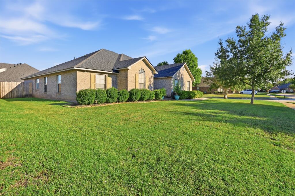 2302 Tallgrass Circle