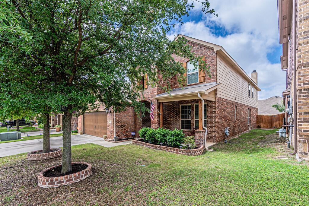 5721 Diamond Valley Drive, Fort Worth, TX 76179 — photo 1