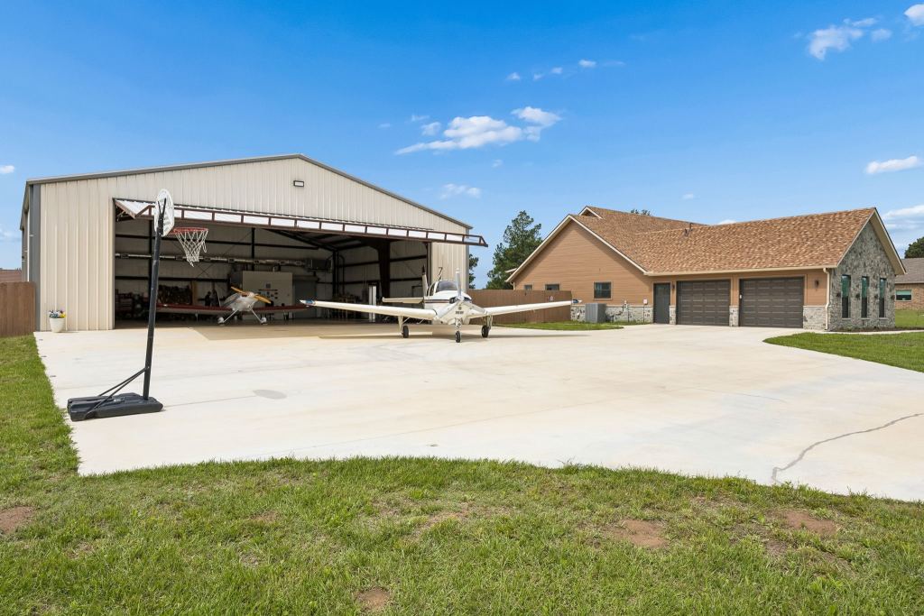 761 Private Road 7005, Edgewood, TX 75117 — photo 1