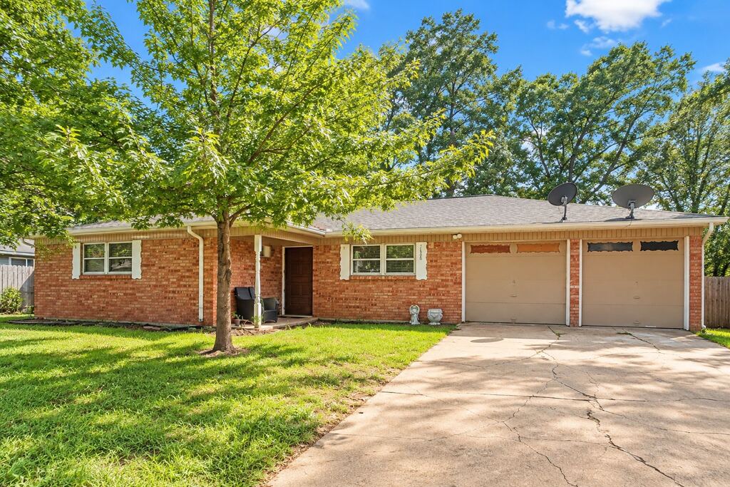 7608 Evergreen Road, Richland Hills, TX 76118 — photo 1