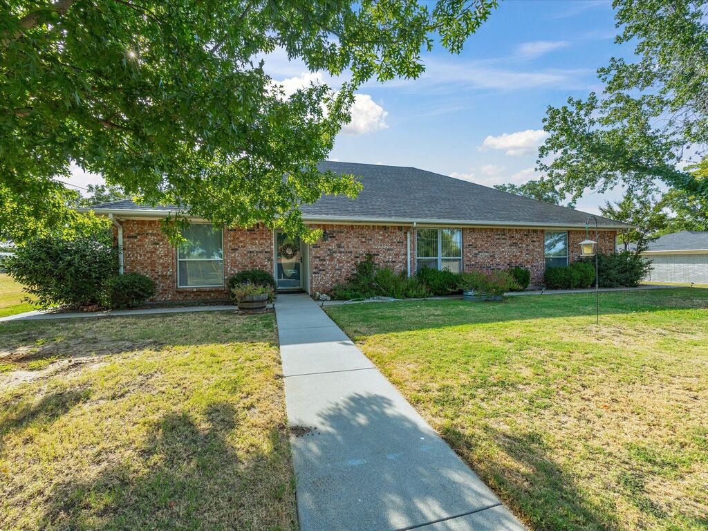2807 S Lipsey Street, Decatur, TX 76234 — photo 1